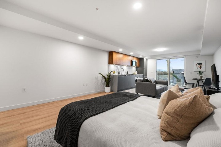 Photo 6 at 311 - 2419 Grant Street, Renfrew VE, Vancouver East
