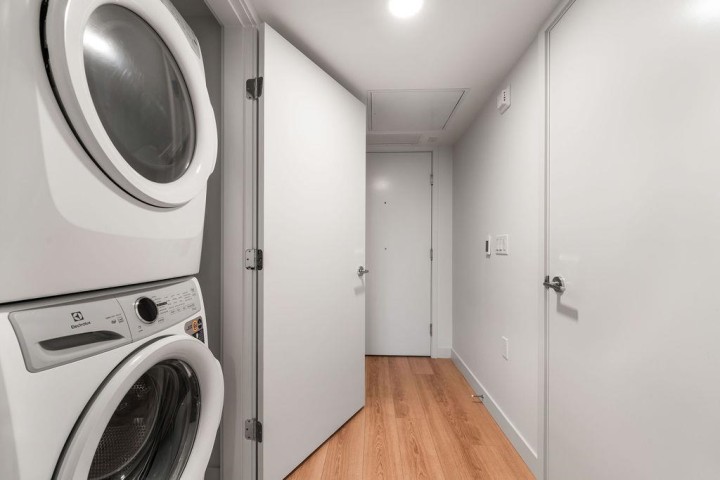 Photo 12 at 311 - 2419 Grant Street, Renfrew VE, Vancouver East