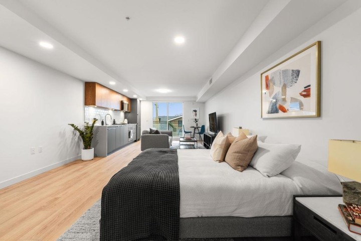 Photo 4 at 311 - 2419 Grant Street, Renfrew VE, Vancouver East