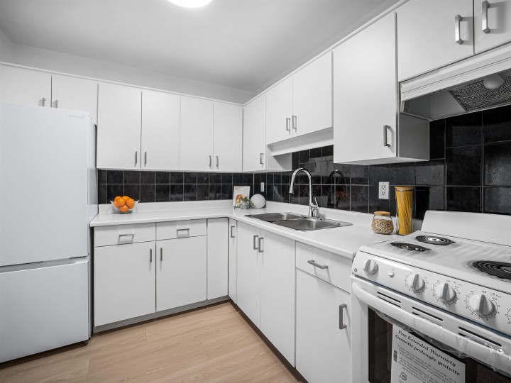 Photo 12 at 313 - 975 E Broadway, Mount Pleasant VE, Vancouver East