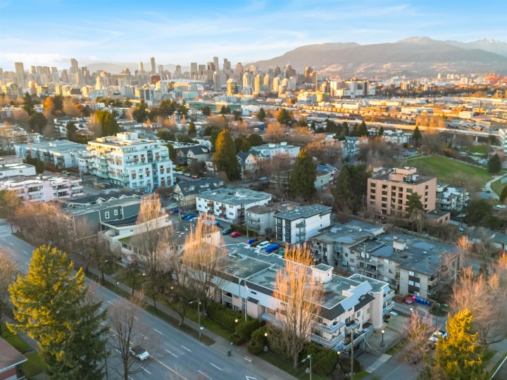 Photo 25 at 313 - 975 E Broadway, Mount Pleasant VE, Vancouver East