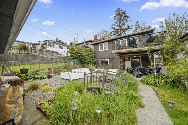 Photo 18 at 2850 E 6th Avenue, Renfrew VE, Vancouver East