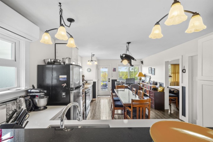 Photo 8 at 2850 E 6th Avenue, Renfrew VE, Vancouver East