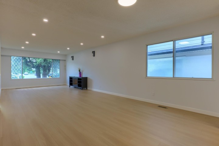 Photo 4 at 3492 E 49th Avenue, Killarney VE, Vancouver East