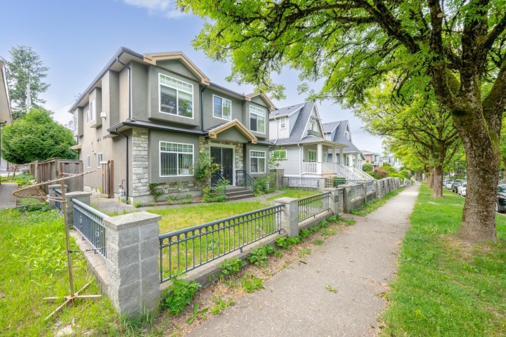 Photo 2 at 5671 Earles Street, Collingwood VE, Vancouver East