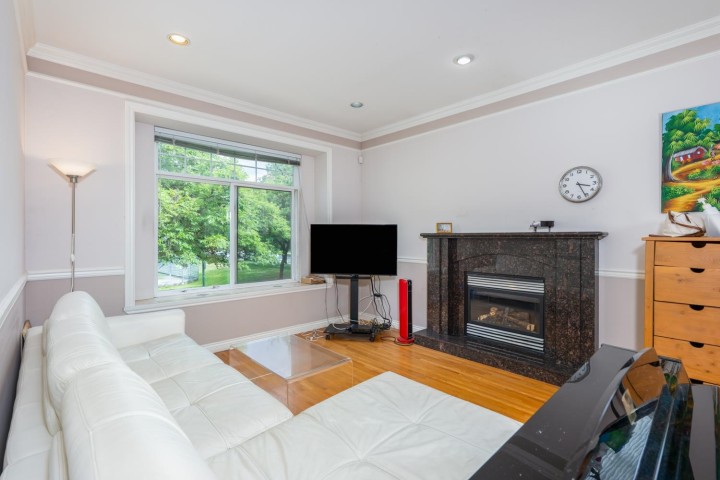 Photo 6 at 5671 Earles Street, Collingwood VE, Vancouver East
