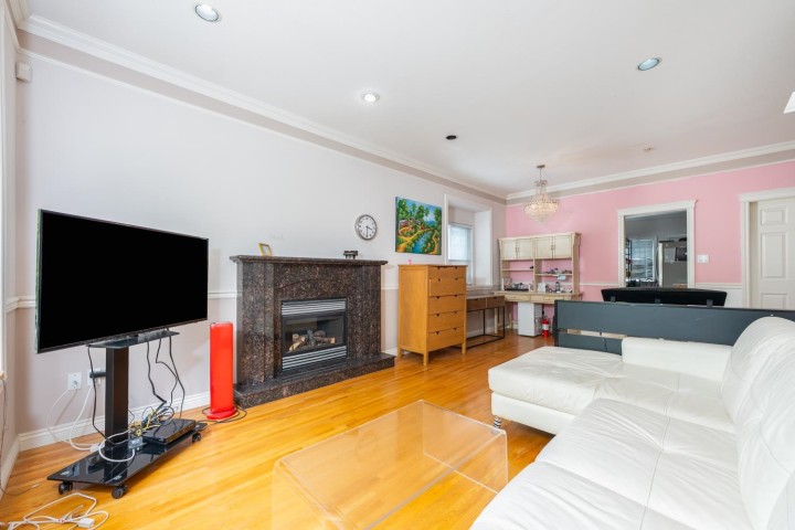 Photo 5 at 5671 Earles Street, Collingwood VE, Vancouver East