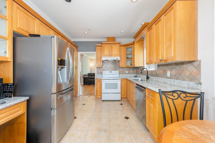 Photo 15 at 5671 Earles Street, Collingwood VE, Vancouver East