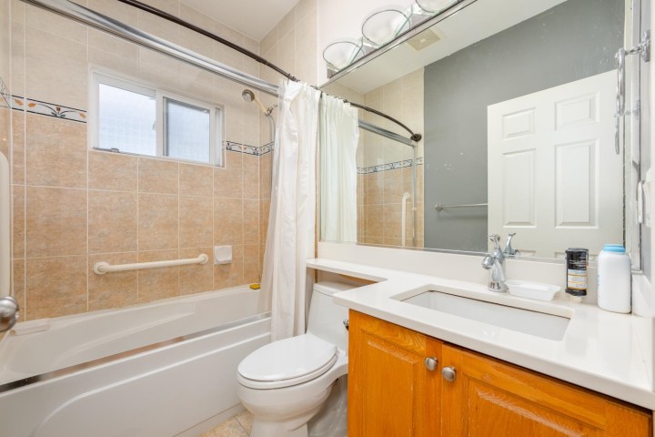 Photo 8 at 5671 Earles Street, Collingwood VE, Vancouver East