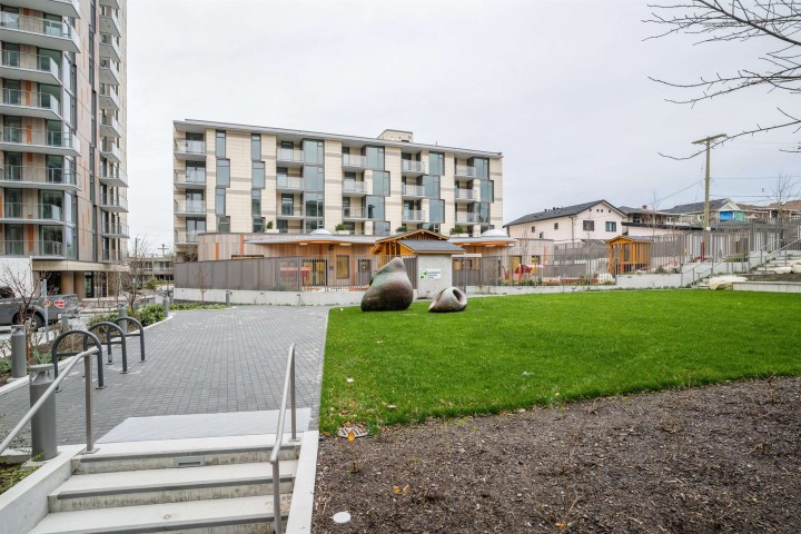 Photo 16 at 305 - 8138 Fraser Street, South Vancouver, Vancouver East