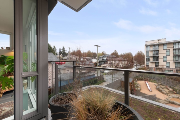 Photo 14 at 305 - 8138 Fraser Street, South Vancouver, Vancouver East