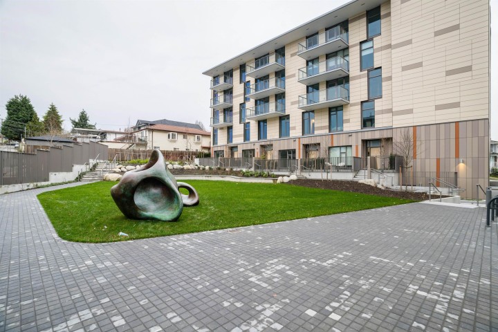 Photo 25 at 305 - 8138 Fraser Street, South Vancouver, Vancouver East