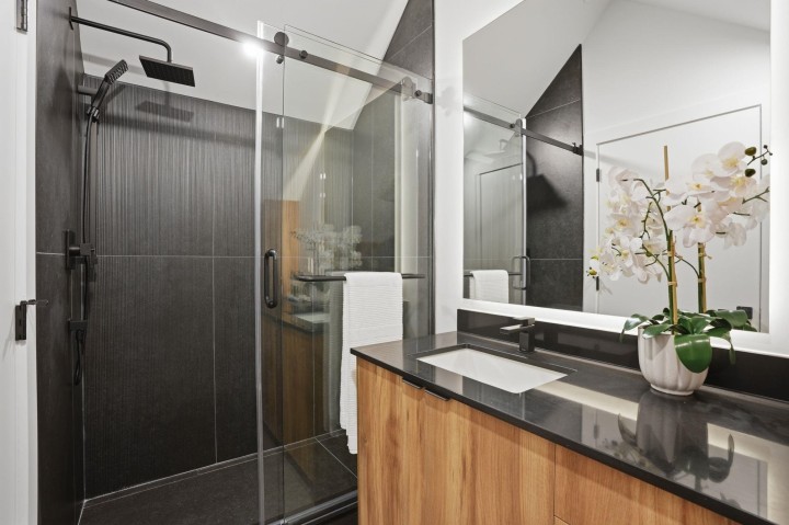 Photo 32 at 1 - 2438 E 20th Avenue, Renfrew Heights, Vancouver East