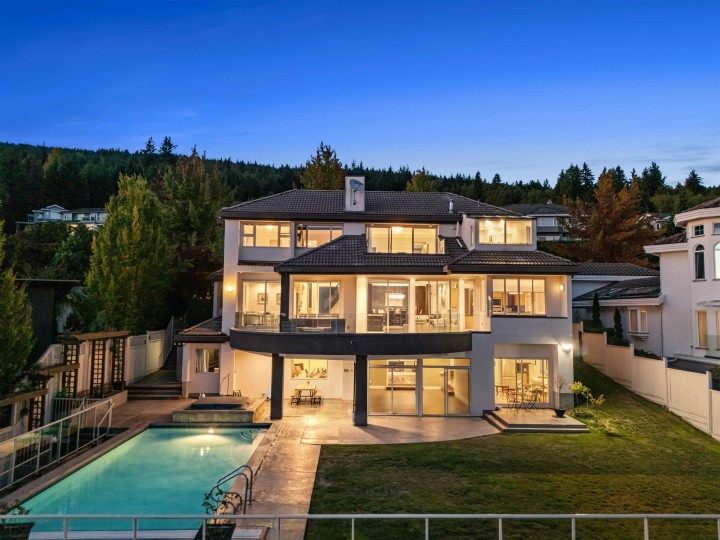 Photo 2 at 1526 Chippendale Court, Canterbury WV, West Vancouver