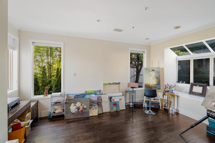 Photo 19 at 1526 Chippendale Court, Canterbury WV, West Vancouver