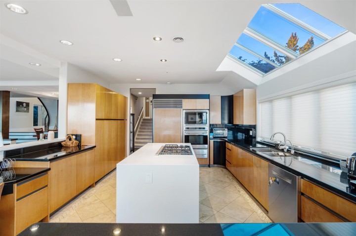 Photo 8 at 1526 Chippendale Court, Canterbury WV, West Vancouver