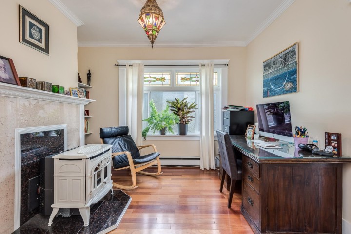 Photo 6 at 341 E 58th Avenue, South Vancouver, Vancouver East
