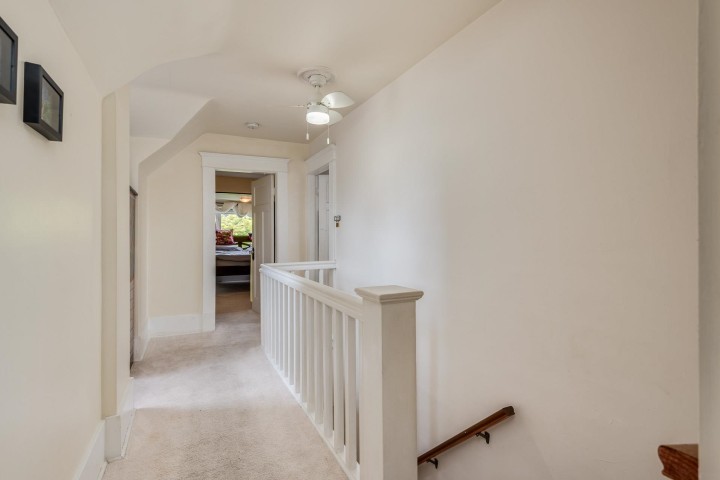 Photo 17 at 341 E 58th Avenue, South Vancouver, Vancouver East