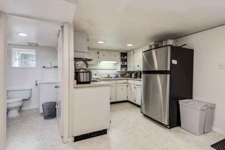 Photo 24 at 341 E 58th Avenue, South Vancouver, Vancouver East