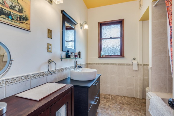 Photo 14 at 341 E 58th Avenue, South Vancouver, Vancouver East