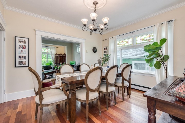 Photo 8 at 341 E 58th Avenue, South Vancouver, Vancouver East