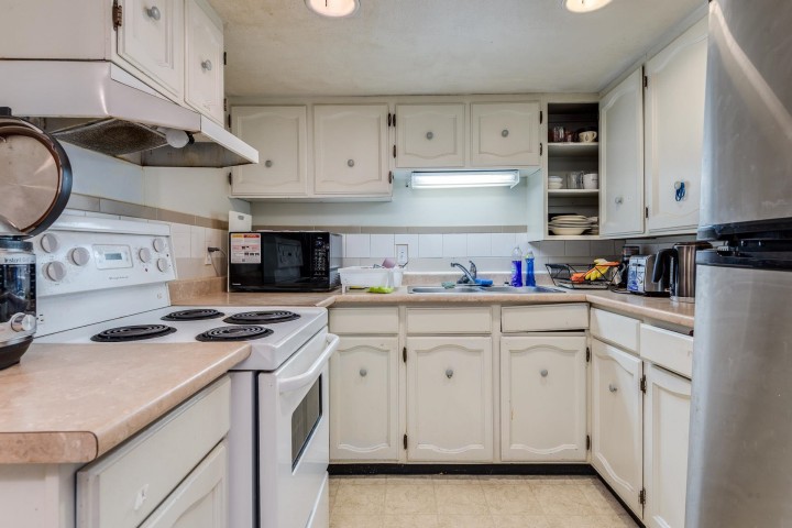 Photo 25 at 341 E 58th Avenue, South Vancouver, Vancouver East