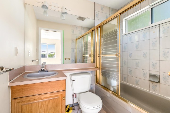 Photo 13 at 2547 E 34th Avenue, Collingwood VE, Vancouver East