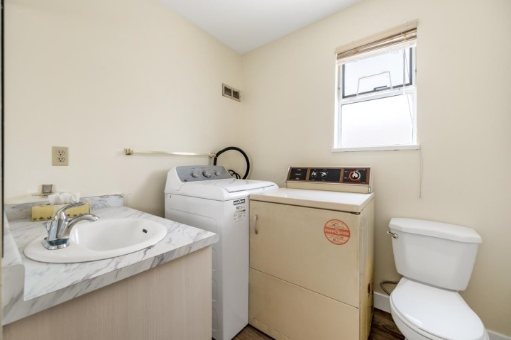 Photo 16 at 2547 E 34th Avenue, Collingwood VE, Vancouver East