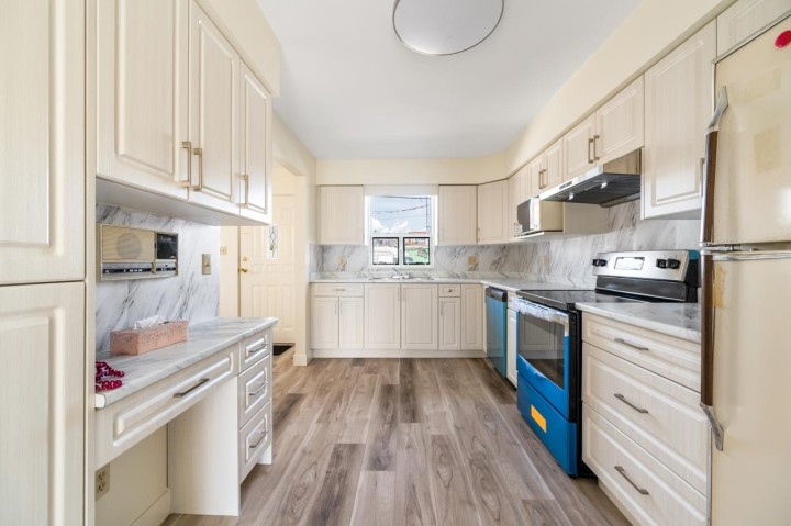 Photo 7 at 2547 E 34th Avenue, Collingwood VE, Vancouver East