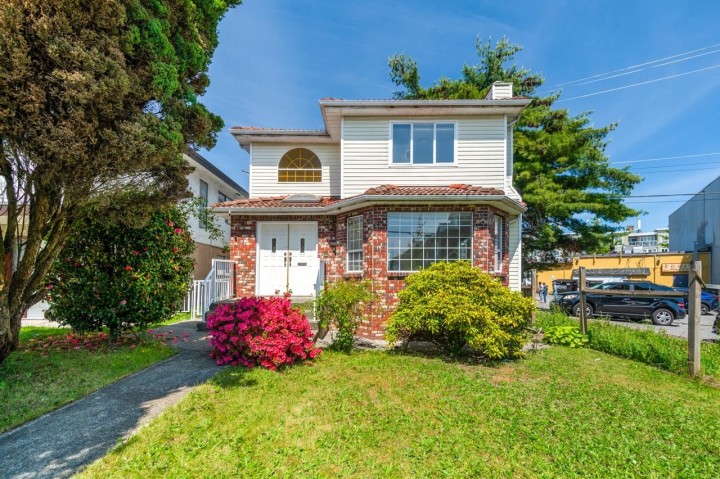 Photo 1 at 2547 E 34th Avenue, Collingwood VE, Vancouver East