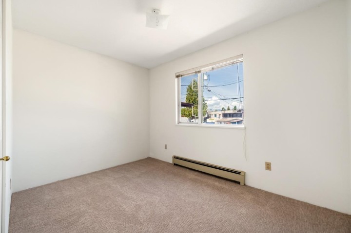 Photo 10 at 2547 E 34th Avenue, Collingwood VE, Vancouver East