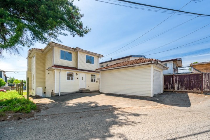 Photo 21 at 2547 E 34th Avenue, Collingwood VE, Vancouver East