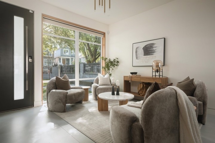 Photo 4 at 4717 Lanark Street, Knight, Vancouver East