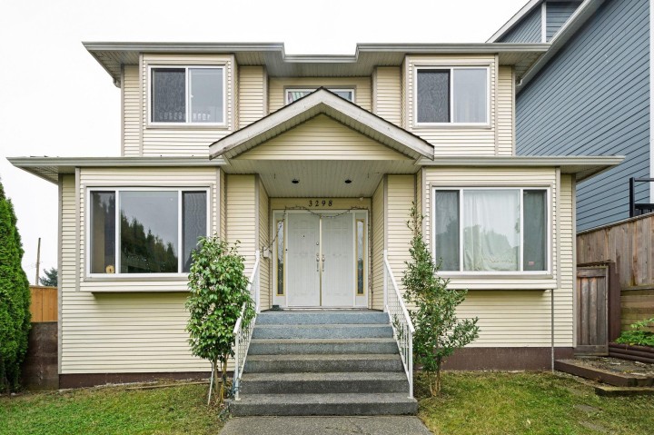 Photo 1 at 3298 E 2nd Avenue, Renfrew VE, Vancouver East