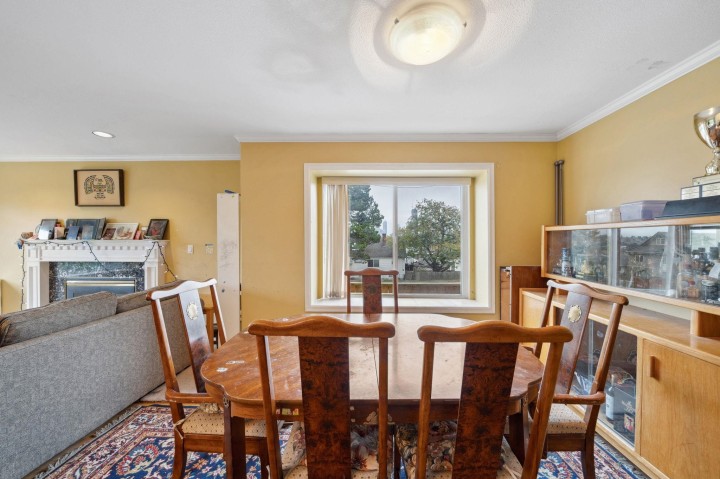 Photo 4 at 3298 E 2nd Avenue, Renfrew VE, Vancouver East