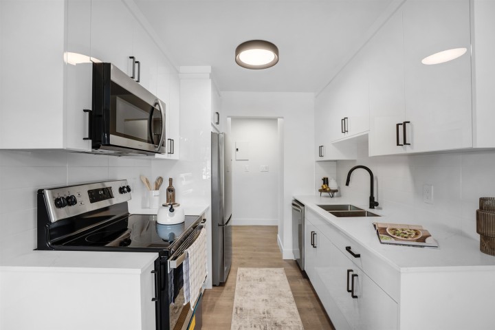 Photo 10 at 206 - 2299 E 30th Avenue, Victoria VE, Vancouver East