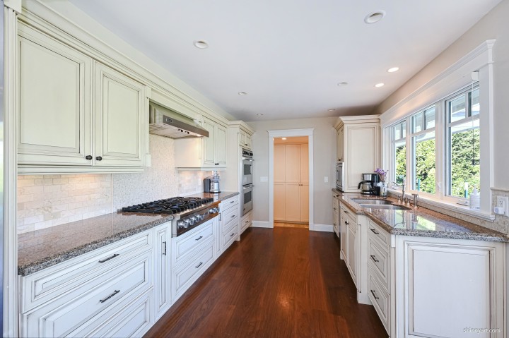 Photo 11 at 1444 Sandhurst Place, Chartwell, West Vancouver