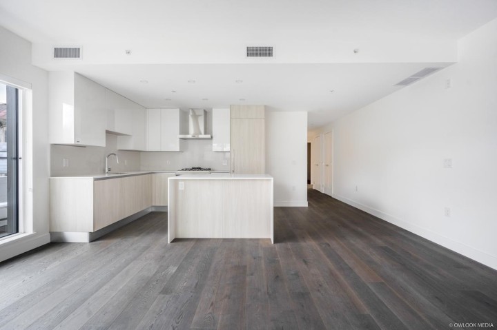 Photo 2 at 105 - 477 W 59th Avenue, South Cambie, Vancouver West