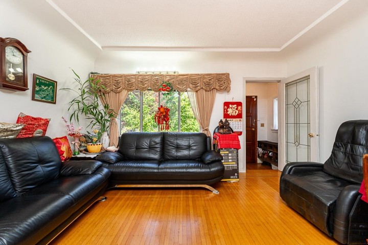 Photo 6 at 3553 Inverness Street, Knight, Vancouver East