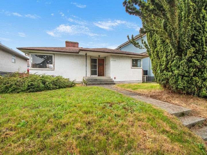 Photo 1 at 3325 E 49th Avenue, Killarney VE, Vancouver East