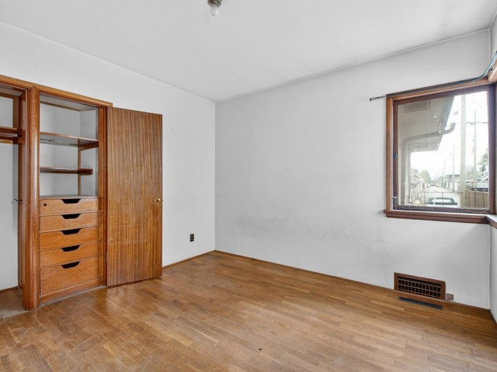 Photo 14 at 3325 E 49th Avenue, Killarney VE, Vancouver East
