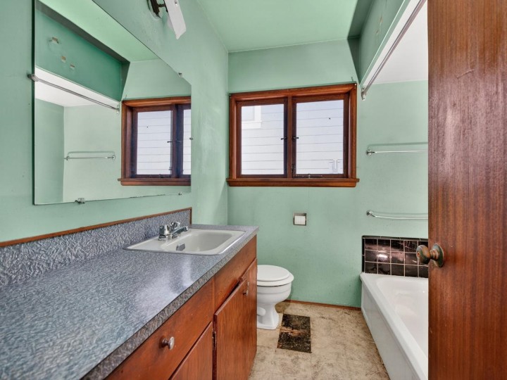 Photo 15 at 3325 E 49th Avenue, Killarney VE, Vancouver East