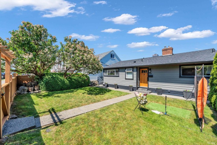 Photo 2 at 3335 Church Street, Collingwood VE, Vancouver East