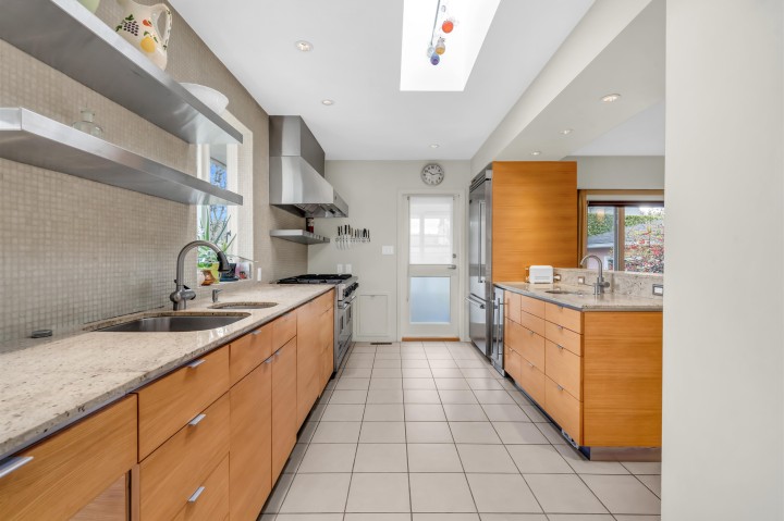 Photo 3 at 1549 W 33rd Avenue, Shaughnessy, Vancouver West