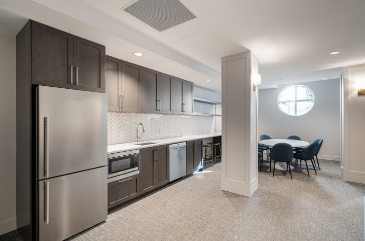Photo 18 at 302 - 2455 Kingsway, Collingwood VE, Vancouver East