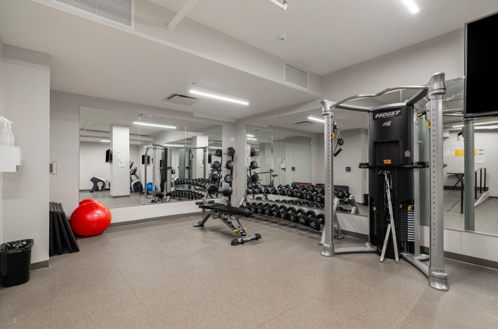Photo 19 at 302 - 2455 Kingsway, Collingwood VE, Vancouver East