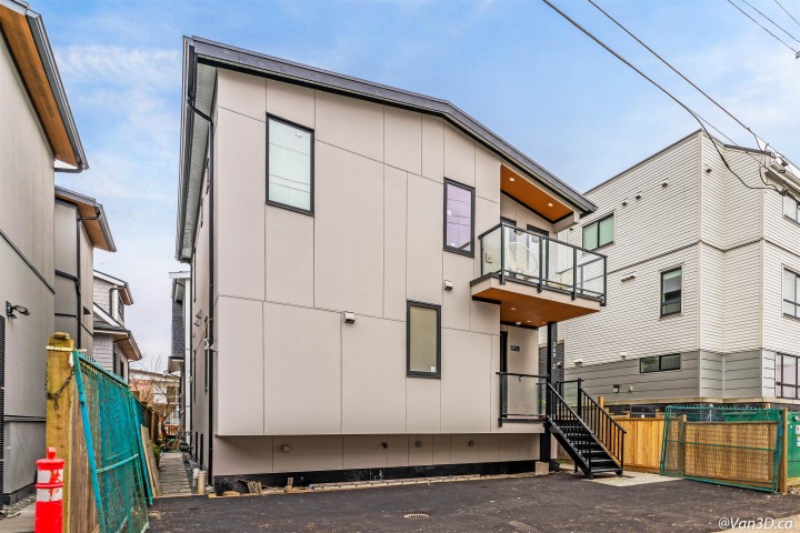 Photo 2 at 2 - 369 E 16th Avenue, Mount Pleasant VE, Vancouver East