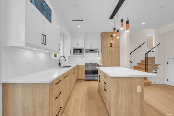Photo 5 at 1620 E 53rd Avenue, Knight, Vancouver East