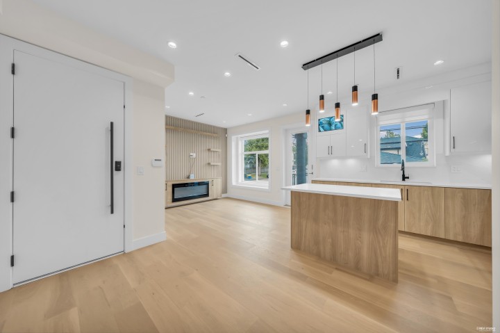 Photo 10 at 1620 E 53rd Avenue, Knight, Vancouver East