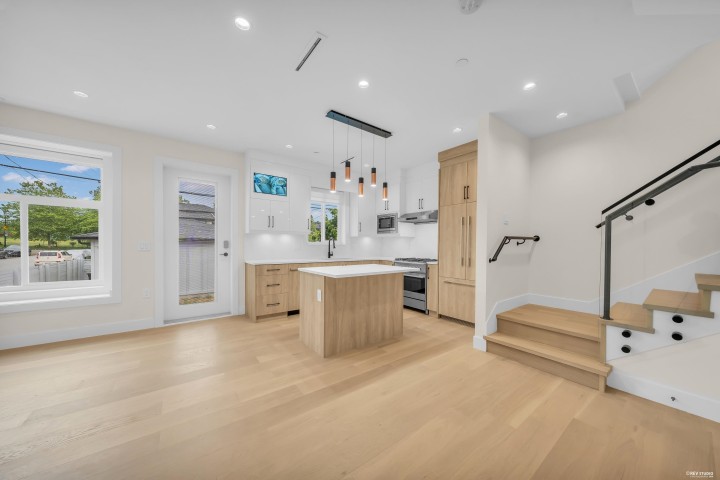 Photo 8 at 1620 E 53rd Avenue, Knight, Vancouver East